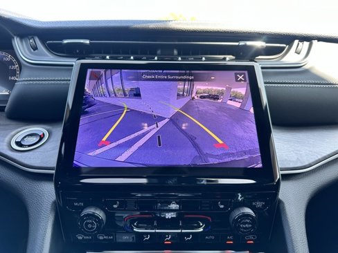 New 2025 Jeep Grand Cherokee Limited image 21