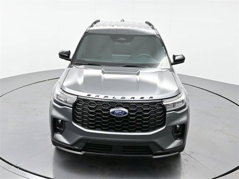 Used 2025 Ford Explorer ST-Line w/ Premium Package image 37