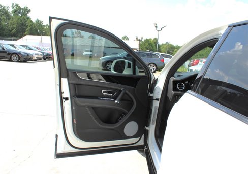 Used 2018 Bentley Bentayga image 62
