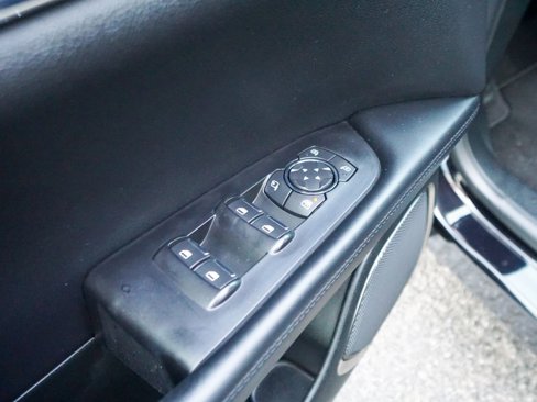 Used 2022 Lincoln Nautilus AWD w/ Premium Package image 17