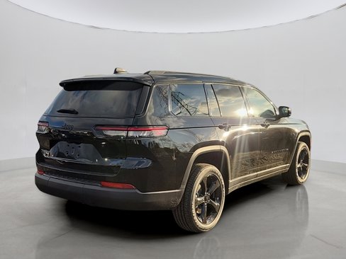 New 2025 Jeep Grand Cherokee L Altitude image 2