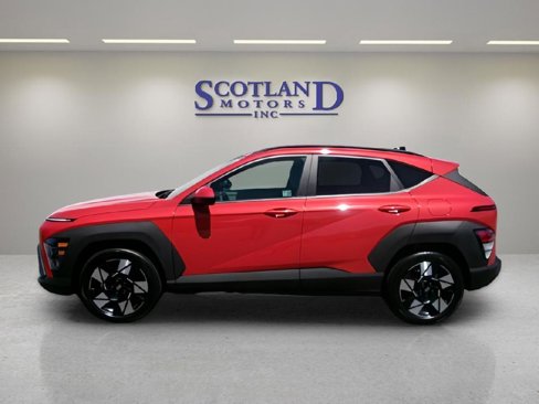 Used 2025 Hyundai Kona SEL image 1