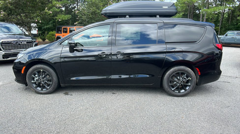 New 2025 Chrysler Pacifica Select image 11