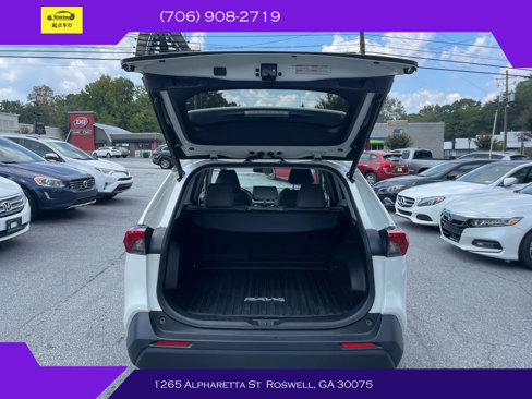 Used 2022 Toyota RAV4 XLE Premium image 10