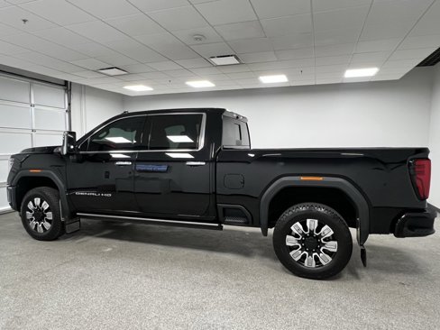 Used 2024 GMC Sierra 3500 Denali w/ Technology Package image 8