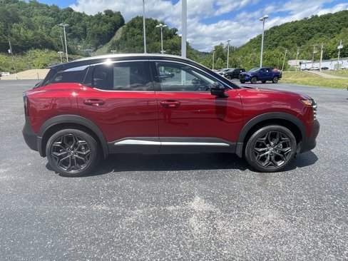 Used 2025 Nissan Kicks SR w/ Illumination Package image 2