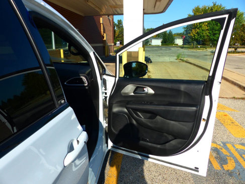 Used 2024 Chrysler Pacifica Touring-L w/ S Appearance Package image 42