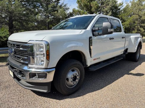 New 2025 Ford F350 XLT image 1