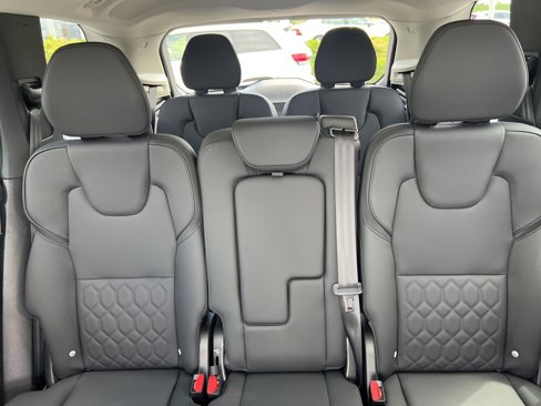 New 2026 Volvo XC90 B6 Plus w/ Protection Package Premier image 25