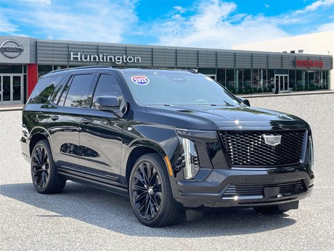Used 2025 Cadillac Escalade Sport Platinum w/ LPO, ONYX Package image 4