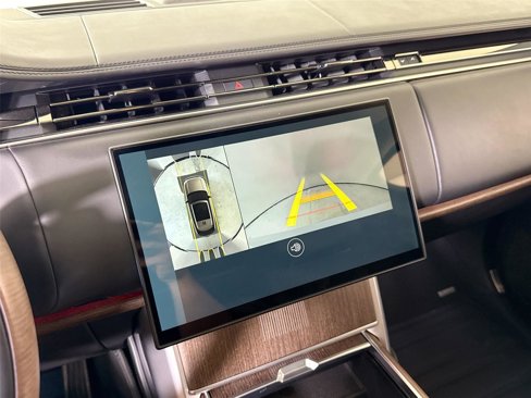 Used 2025 Land Rover Range Rover Autobiography image 17