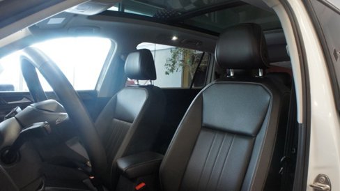 Used 2022 Volkswagen Tiguan SE image 9