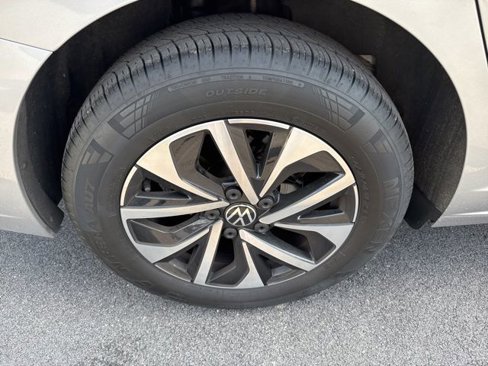 Certified 2024 Volkswagen Jetta S image 29