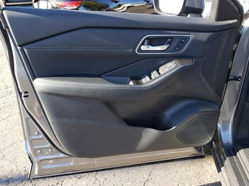 New 2026 Nissan Rogue Platinum image 13