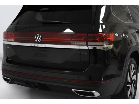 Used 2024 Volkswagen Atlas SE image 3