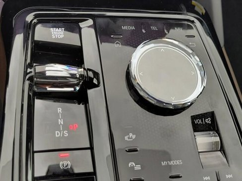 New 2026 BMW 550e xDrive w/ Executive Package image 15