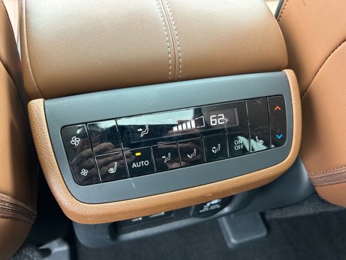 Used 2024 Nissan Pathfinder Platinum w/ Cargo Package image 48
