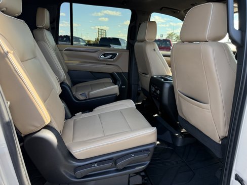 Used 2021 Chevrolet Suburban Premier image 11