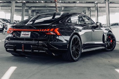 New 2025 Audi RS e-tron GT performance image 2