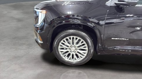 New 2026 GMC Acadia Denali w/ LPO, Floor Liner Package image 27