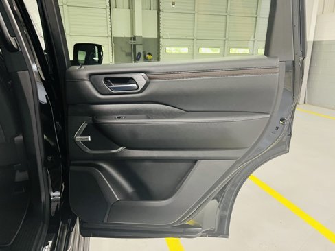 New 2025 Nissan Armada Platinum image 36