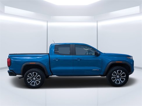 Used 2023 GMC Canyon AT4 image 2