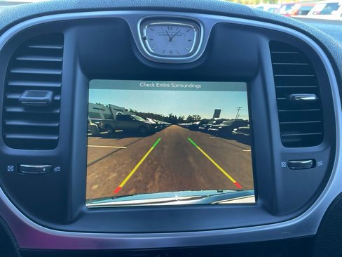 Used 2018 Chrysler 300 Limited w/ Safetytec Plus Group image 35