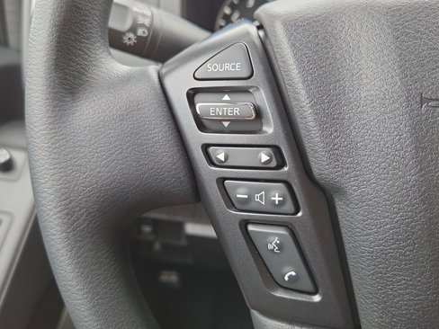 Used 2025 Nissan Frontier SV image 17