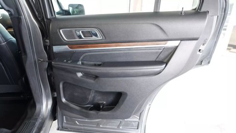Used 2018 Ford Explorer Limited image 20