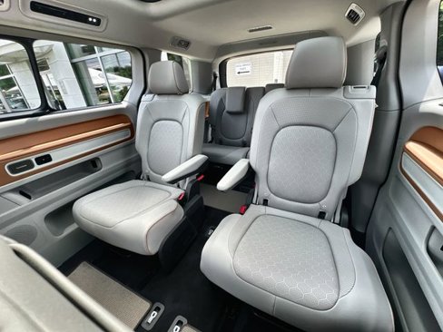 New 2025 Volkswagen ID. Buzz 1st Edition image 22