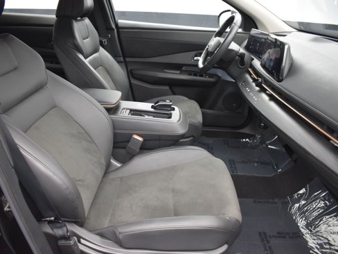 Used 2024 Nissan Ariya FWD image 23