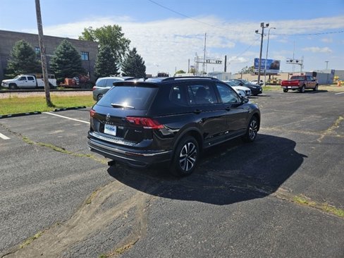 Used 2022 Volkswagen Tiguan S image 5