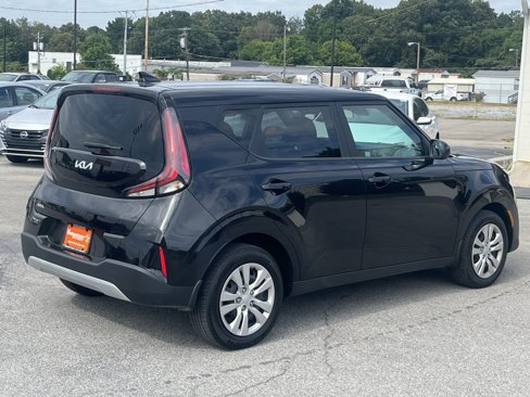 Used 2024 Kia Soul LX image 7