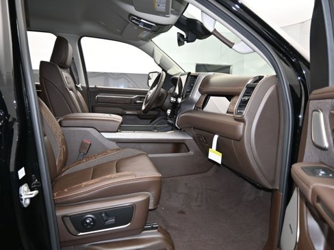 Used 2025 RAM 1500 Limited image 33