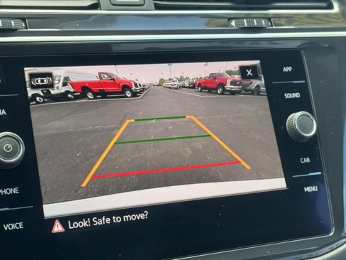 Used 2022 Volkswagen Tiguan SE R-Line image 34
