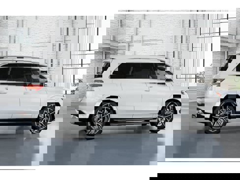 New 2026 Mercedes-Benz GLS 580 4MATIC image 17