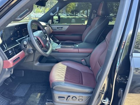 Used 2025 INFINITI QX80 Autograph w/ Autograph Exterior Package image 17