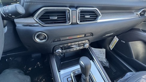 New 2025 MAZDA CX-5 Signature image 16