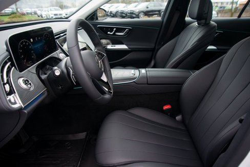 Used 2025 Mercedes-Benz E 350 4MATIC Sedan image 21