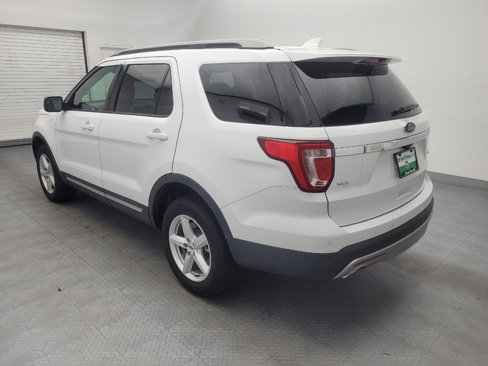 Used 2017 Ford Explorer XLT image 5