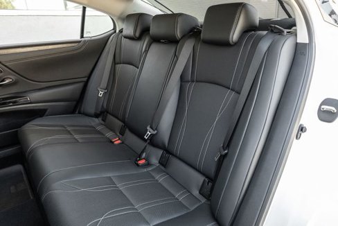 Used 2025 Lexus ES 300h w/ Luxury Package image 12