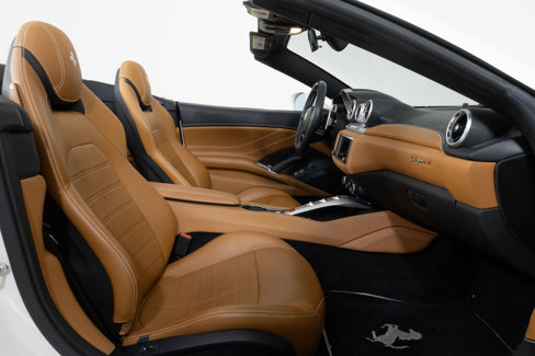 Used 2017 Ferrari California T image 40