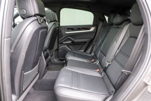 Used 2024 Porsche Cayenne Coupe image 38