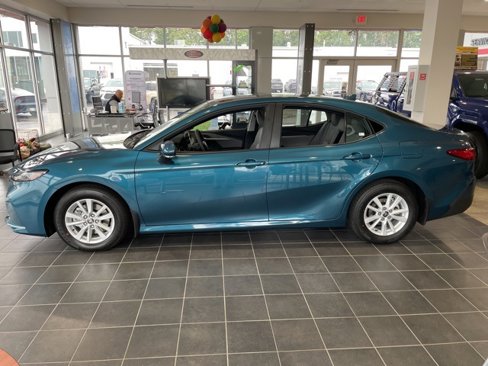 New 2026 Toyota Camry LE image 2