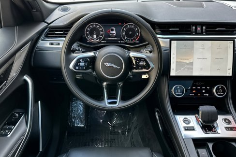 Used 2025 Jaguar F-PACE R-Dynamic S image 15