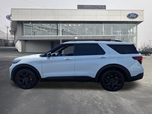Certified 2022 Ford Explorer ST w/ Equipment Group 401A image 5