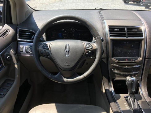 Used 2012 Lincoln MKX FWD image 13