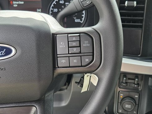 New 2025 Ford F250 XLT w/ FX4 Off-Road Package image 26