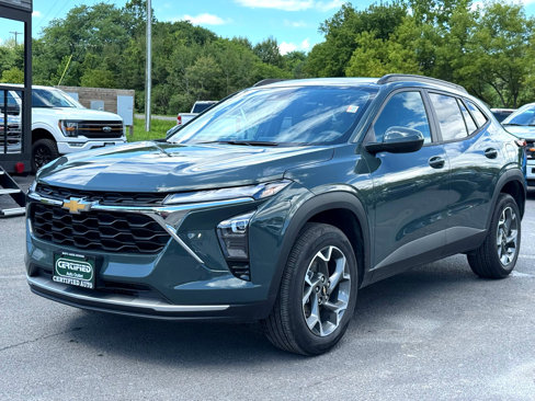 Used 2025 Chevrolet Trax LT image 1