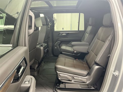 New 2026 Chevrolet Suburban High Country image 24